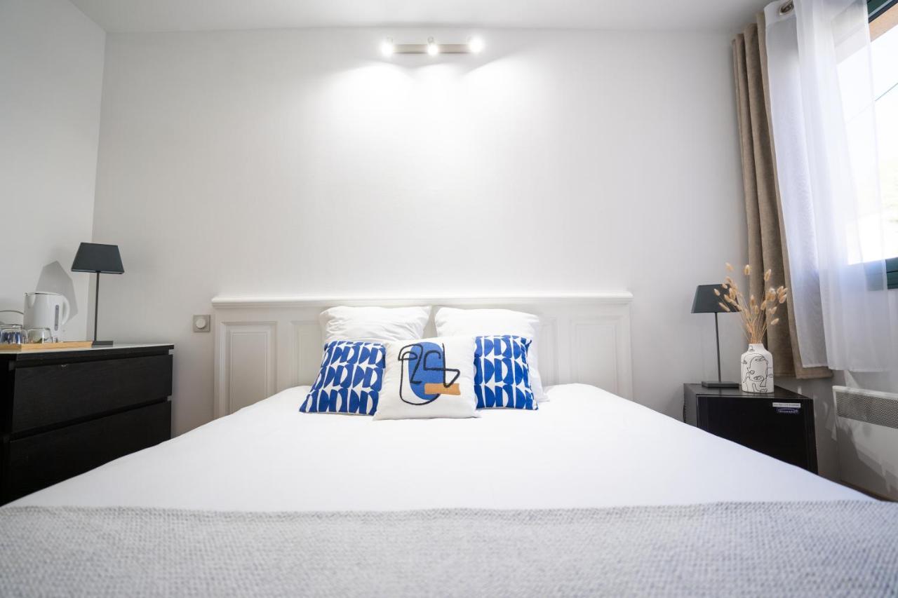 Logis Hotel La Feniere La Bouilladisse Экстерьер фото